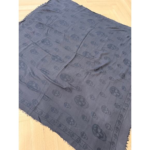 Alexander Mcqueen Navy and Black Skull Scarf - Picture 10 of 11